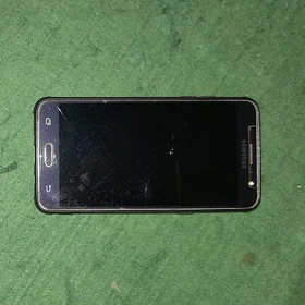телефон SAMSUNG J5