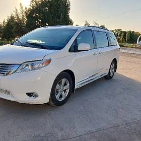 Toyota Sienna 2013