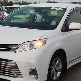 Toyota Sienna 2020