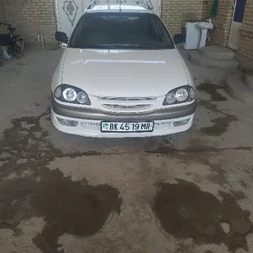 Toyota Avensis 1998
