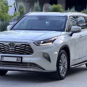 Toyota Highlander 2021