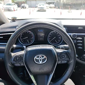 Toyota Camry 2018