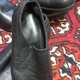 кожаные новые размер 40-41
