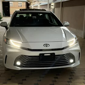 Toyota Camry 2025