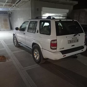 Nissan Pathfinder 2001