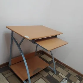 компьютер компьютерный столик
