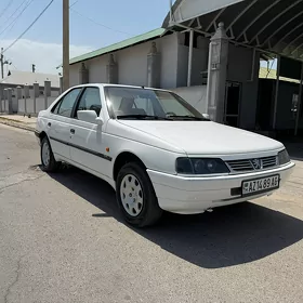 Peugeot 405 2015