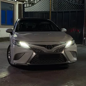 Toyota Camry 2018