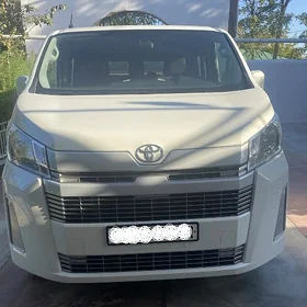 Toyota Hiace 2025