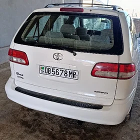 Toyota Sienna 2002