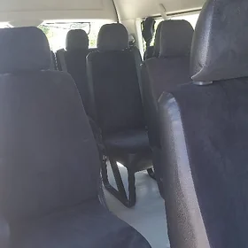 Toyota Hiace 2013