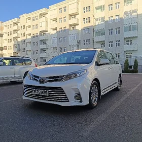 Toyota Sienna 2018