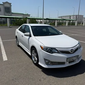 Toyota Camry 2013