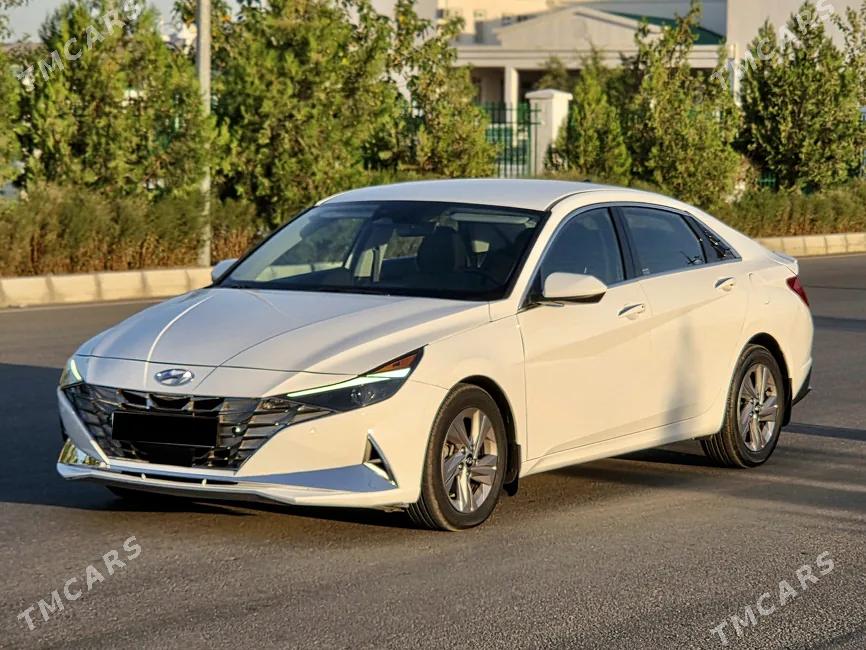 Hyundai Elantra 2022