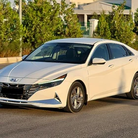 Hyundai Elantra 2022