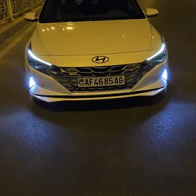 Hyundai Elantra 2022