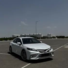 Toyota Camry 2021