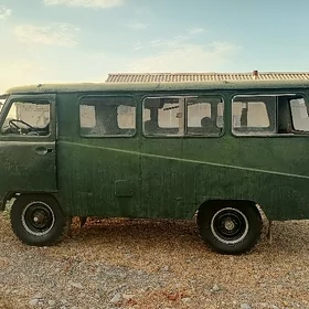 UAZ 452 1981