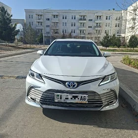 Toyota Camry Hybrid 2022