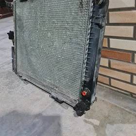 radiator mersedess 190 e awtom