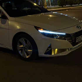 Hyundai Elantra 2021
