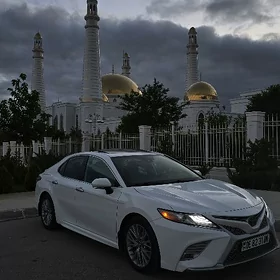 Toyota Camry 2019