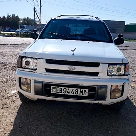 Nissan Pathfinder 2001