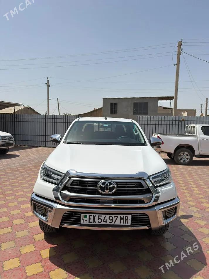 Toyota Hilux 2024