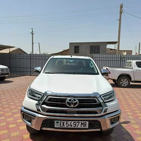Toyota Hilux 2024