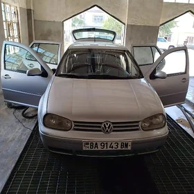 Volkswagen Golf 2000