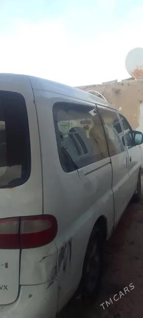 Hyundai H-1 1999