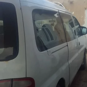 Hyundai H-1 1999