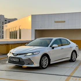 Toyota Camry 2021