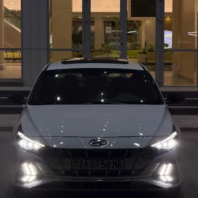 Hyundai Elantra 2022