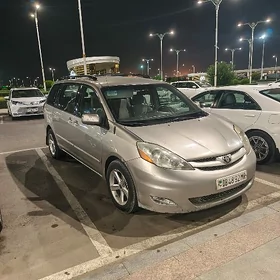 Toyota Sienna 2008