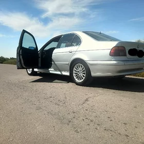 BMW E39 2000