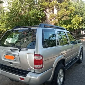 Nissan Pathfinder 2002