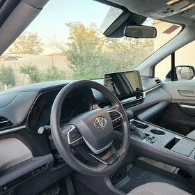 Toyota Sienna 2021