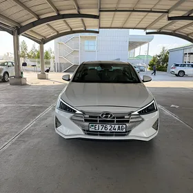Hyundai Elantra 2020