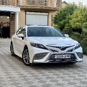 Toyota Camry 2021