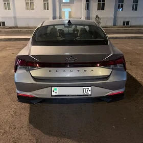 Hyundai Elantra 2022