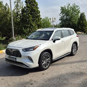Toyota Highlander 2021