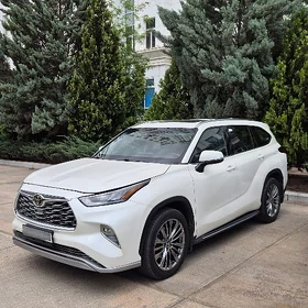 Toyota Highlander 2021