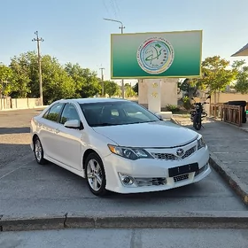 Toyota Camry 2013