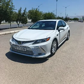 Toyota Camry 2021