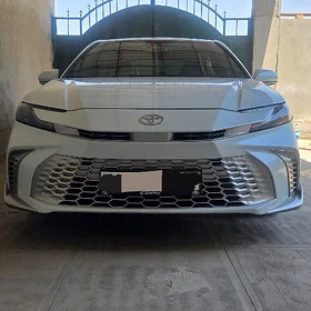 Toyota Camry 2025