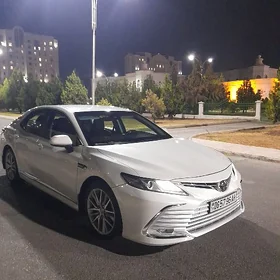 Toyota Camry 2021