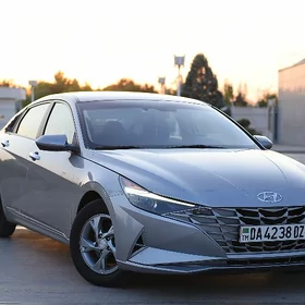 Hyundai Elantra 2023