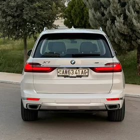 BMW X7 2022