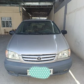 Toyota Sienna 2002